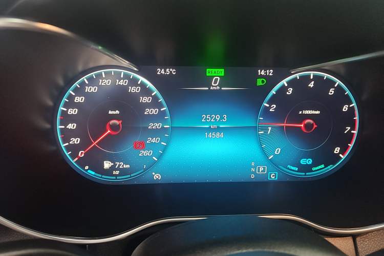 Used Mercedes-Benz C-Class 2020 Restyled C 260 L Sport Edition Odometer Close Up