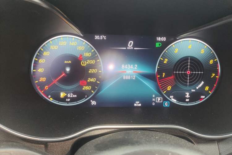 Used Mercedes-Benz C-Class 2020 C 200 L Fashion Edition Sport Version Odometer Close Up