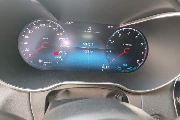 Used Mercedes-Benz C-Class 2020 Restyled C 260 L Sport Edition Odometer Close Up
