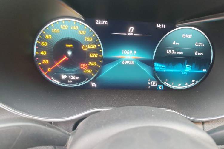 Used Mercedes-Benz C-Class 2020 Restyled C 200 L Fashion Edition Sport Version Odometer Close Up