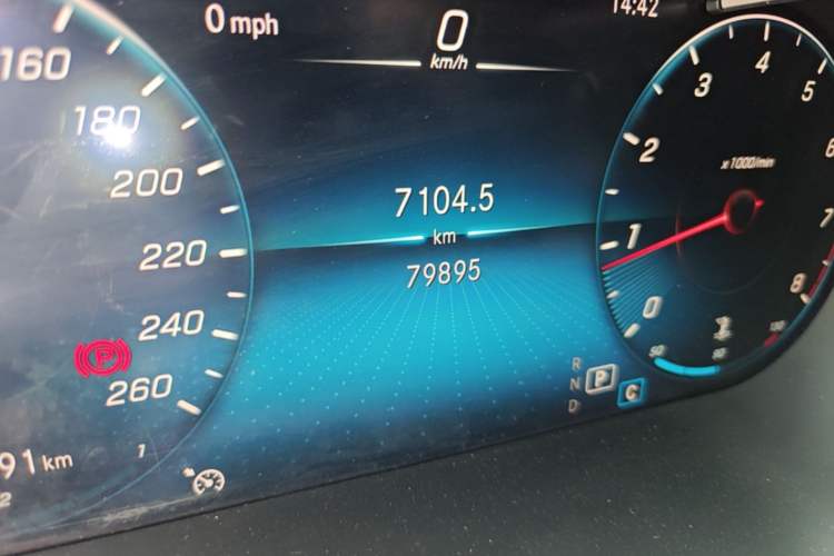 Used Mercedes-Benz C-Class 2020 C 200 L Fashion Edition Sport Version Odometer Close Up