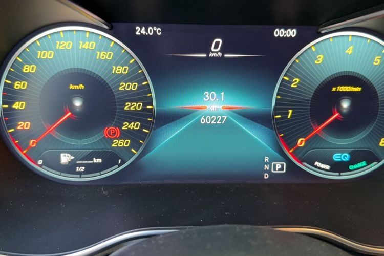 Used Mercedes-Benz C-Class 2020 Restyled C 260 L Sport Edition Odometer Close Up