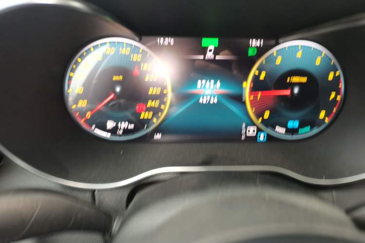 Used Mercedes-Benz C-Class 2020 C 260 L Sport Edition Odometer Close Up