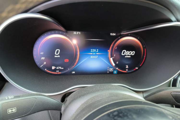 Used Mercedes-Benz C-Class 2020 C 200 L Fashion Edition Sport Version Odometer Close Up
