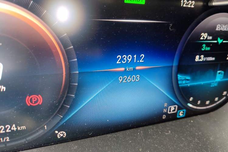 Used Mercedes-Benz C-Class 2020 Restyled C 260 L Sport Edition Odometer Close Up