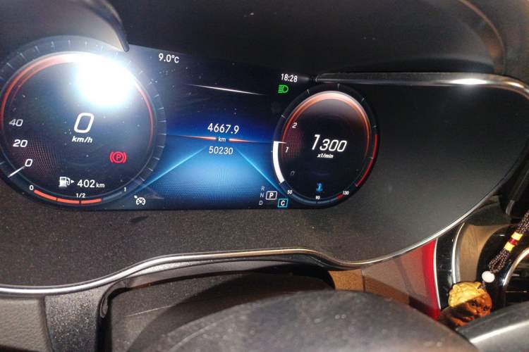 Used Mercedes-Benz C-Class 2020 Restyled C 200 L Fashion Edition Sport Version Odometer Close Up