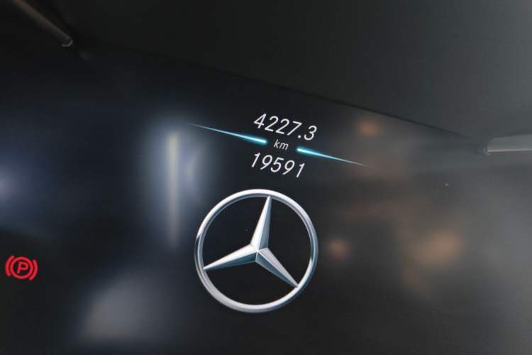 Used Mercedes-Benz C-Class 2020 C 200 L Fashion Edition Sport Version Odometer Close Up