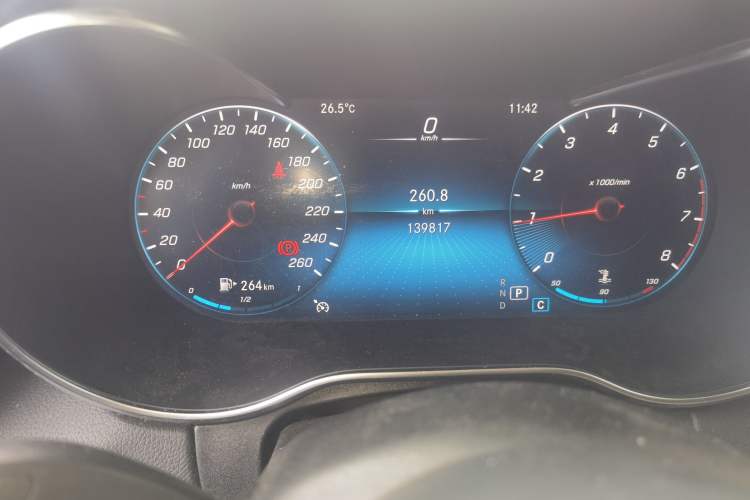 Used Mercedes-Benz C-Class 2020 C 200 L Fashion Edition Sport Version Odometer Close Up