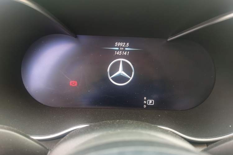 Used Mercedes-Benz C-Class 2020 Restyled C 260 L Sport Edition Odometer Close Up