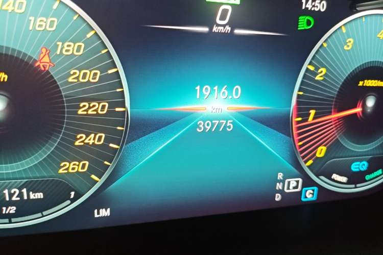 Used Mercedes-Benz C-Class 2020 Facelifted C 260 Estate Odometer Close Up