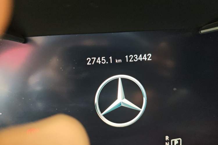Used Mercedes-Benz C-Class 2020 C 200 L Fashion Edition Sport Version Odometer Close Up