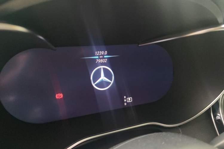 Used Mercedes-Benz C-Class 2020 C 260 L Sport Edition Odometer Close Up
