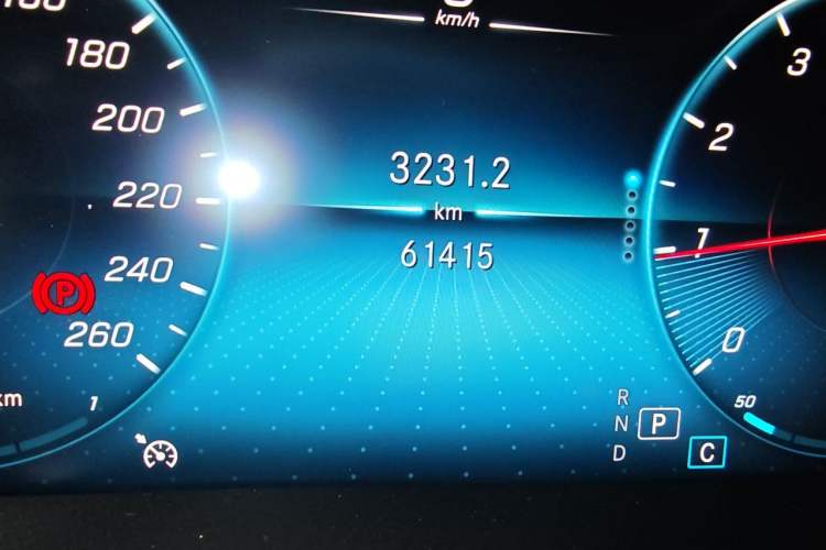 Used Mercedes-Benz C-Class 2020 Restyled C 200 L Dynamic Sports Edition Odometer Close Up