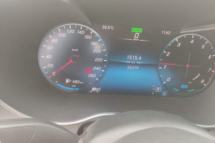 Used Mercedes-Benz C-Class 2020 Restyled C 260 Sport Edition Odometer Close Up