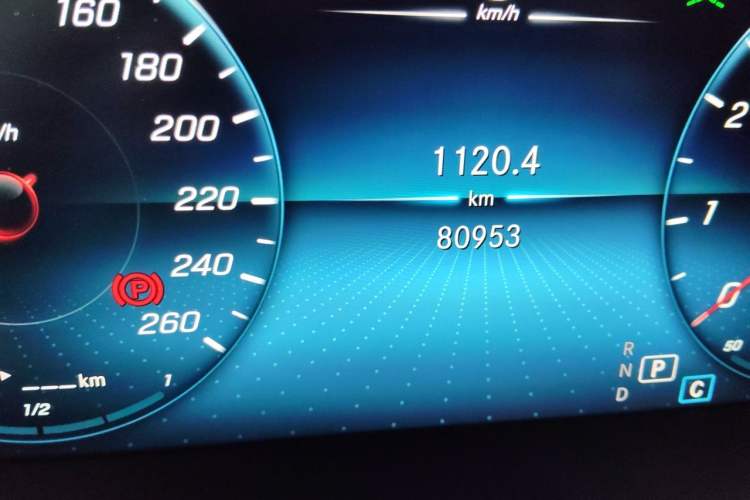 Used Mercedes-Benz C-Class 2020 C 200 L Fashion Edition Sport Version Odometer Close Up