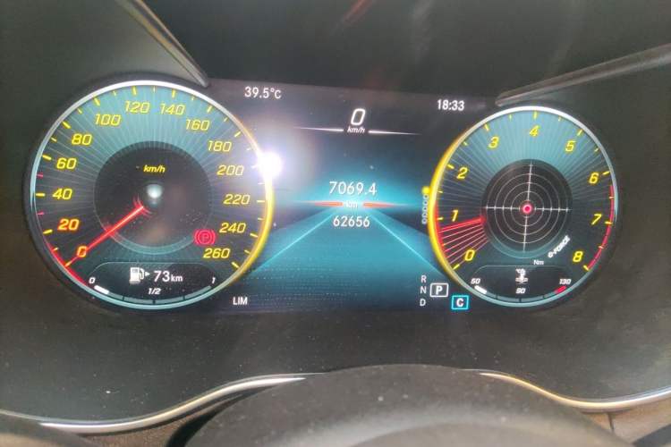 Used Mercedes-Benz C-Class 2020 C 200 L Fashion Edition Sport Version Odometer Close Up