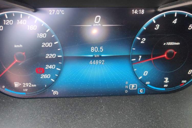 Used Mercedes-Benz C-Class 2020 Restyled C 200 L Fashion Edition Sport Version Odometer Close Up