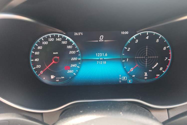 Used Mercedes-Benz C-Class 2020 C 200 L Fashion Edition Sport Version Odometer Close Up