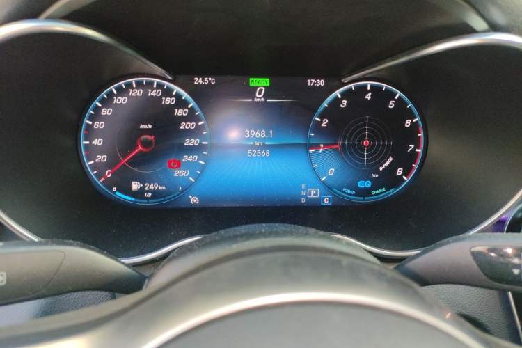 Used Mercedes-Benz C-Class 2020 Restyled C 260 L Sport Edition Odometer Close Up