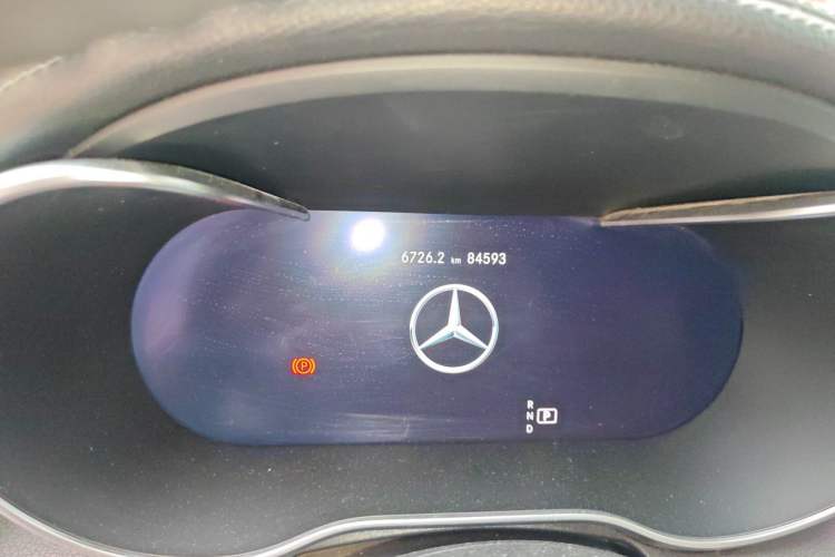Used Mercedes-Benz C-Class 2020 Restyled C 260 L Sport Edition Odometer Close Up