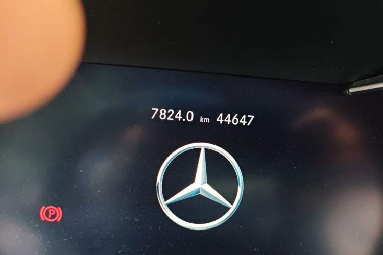 Used Mercedes-Benz C-Class 2020 Restyled C 200 L Fashion Edition Sport Version Odometer Close Up