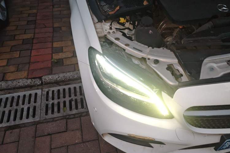 Used Mercedes-Benz C-Class 2020 C 200 L Fashion Edition Sport Version Right Front Headlight