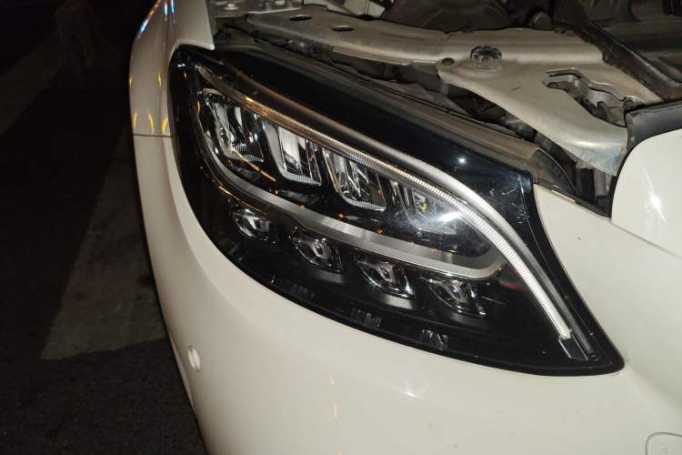 Used Mercedes-Benz C-Class 2020 Restyled C 200 L Fashion Edition Sport Version Right Front Headlight