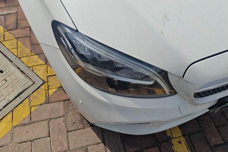 Used Mercedes-Benz C-Class 2020 C 200 L Fashion Edition Sport Version Right Front Headlight