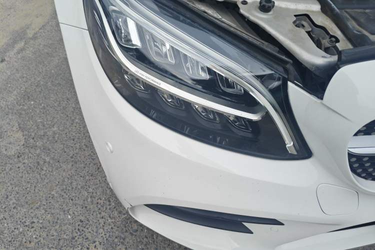 Used Mercedes-Benz C-Class 2020 Restyled C 200 L Fashion Edition Sport Version Right Front Headlight