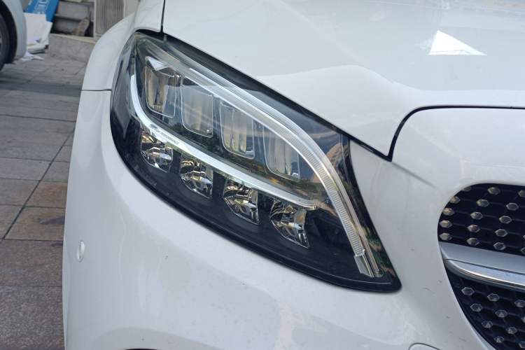 Used Mercedes-Benz C-Class 2020 Restyled C 260 L Sport Edition Right Front Headlight