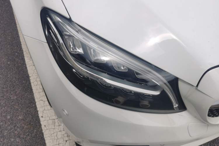 Used Mercedes-Benz C-Class 2020 Restyled C 260 L Sport Edition Right Front Headlight