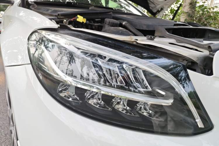 Used Mercedes-Benz C-Class 2020 Restyled C 260 Sport Edition Right Front Headlight