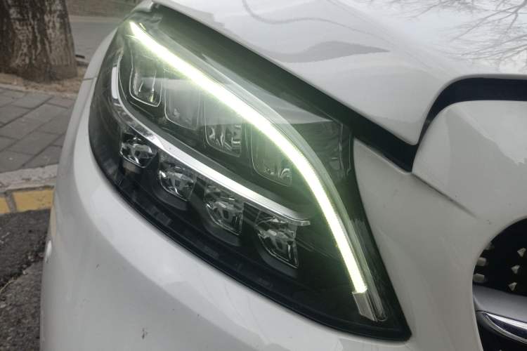 Used Mercedes-Benz C-Class 2020 C 260 Estate Right Front Headlight