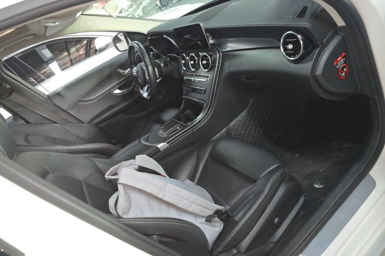 Used Mercedes-Benz C-Class 2020 C 200 L Fashion Edition Sport Version Right Front Seat