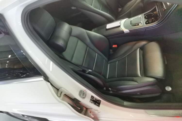Used Mercedes-Benz C-Class 2020 C 200 L Fashion Edition Sport Version Right Front Seat