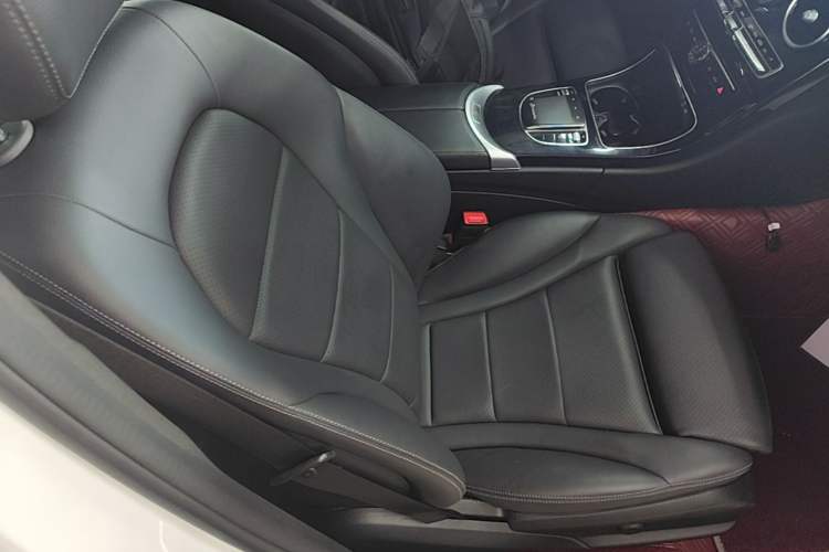 Used Mercedes-Benz C-Class 2020 C 200 L Dynamic Sport Edition Right Front Seat