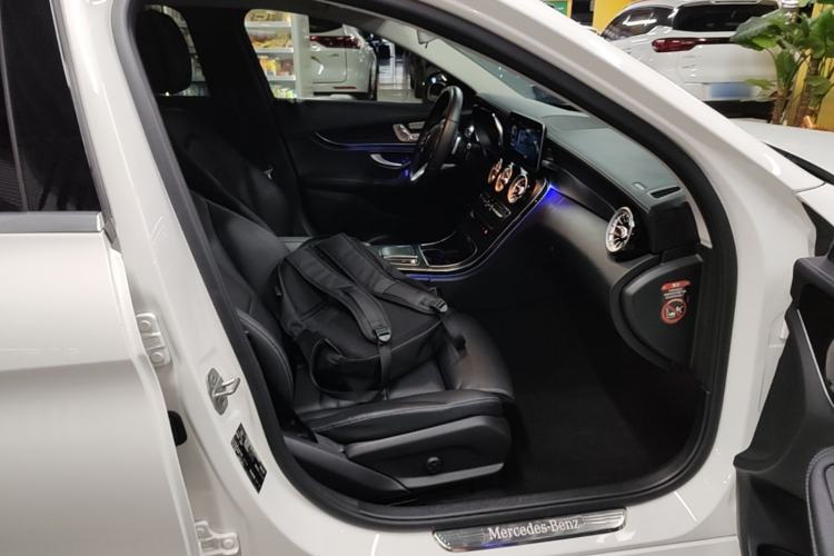 Used Mercedes-Benz C-Class 2020 Restyled C 260 L Sport Edition Right Front Seat