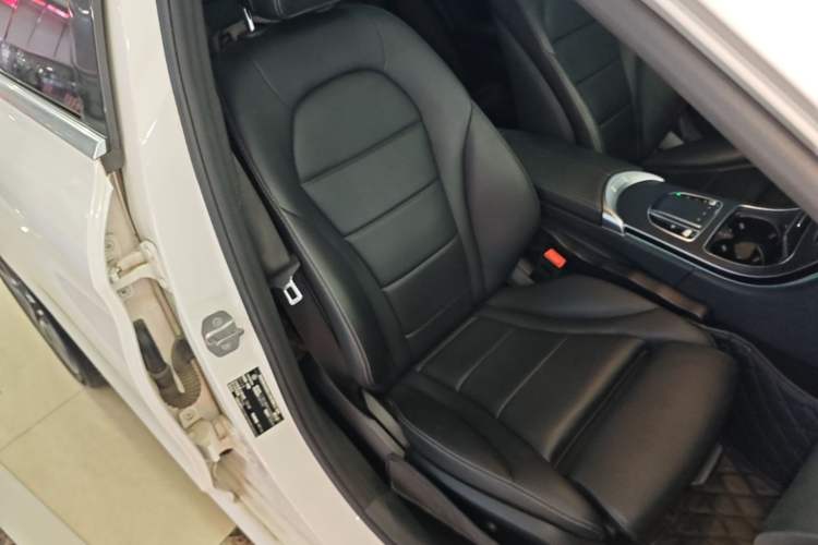 Used Mercedes-Benz C-Class 2020 Facelifted C 260 Estate Right Front Seat