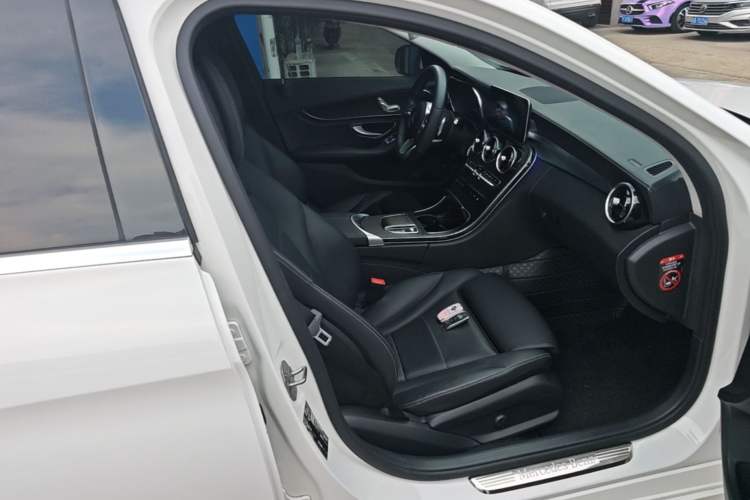 Used Mercedes-Benz C-Class 2020 Restyled C 200 L Fashion Edition Sport Version Right Front Seat