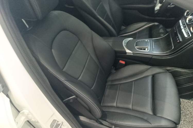 Used Mercedes-Benz C-Class 2020 Restyled C 200 L Fashion Edition Sport Version Right Front Seat
