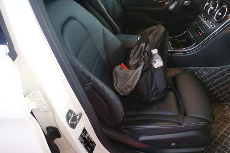 Used Mercedes-Benz C-Class 2020 C 200 L Fashion Edition Sport Version Right Front Seat