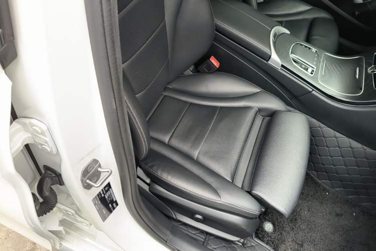 Used Mercedes-Benz C-Class 2020 Restyled C 260 L Sport Edition Right Front Seat