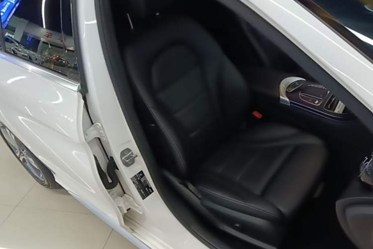 Used Mercedes-Benz C-Class 2020 Restyled C 260 L Sport Edition Right Front Seat