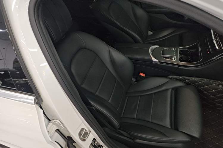 Used Mercedes-Benz C-Class 2020 Restyled C 200 L Fashion Edition Sport Version Right Front Seat