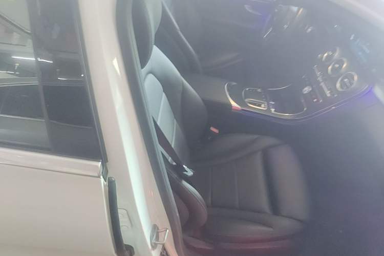 Used Mercedes-Benz C-Class 2020 Facelifted C 260 Estate Right Front Seat