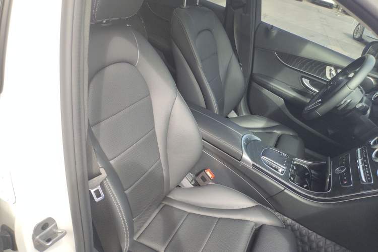 Used Mercedes-Benz C-Class 2020 Facelifted C 260 Estate Right Front Seat