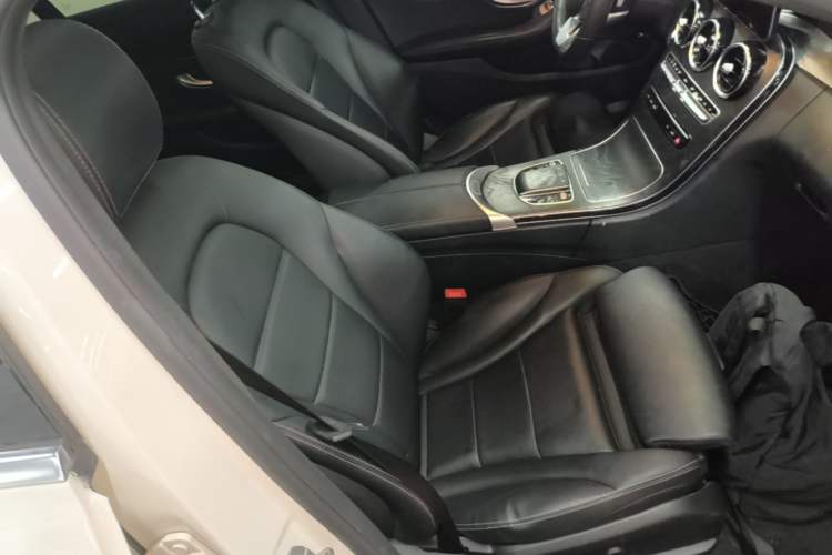 Used Mercedes-Benz C-Class 2020 Restyled C 200 L Fashion Edition Sport Version Right Front Seat