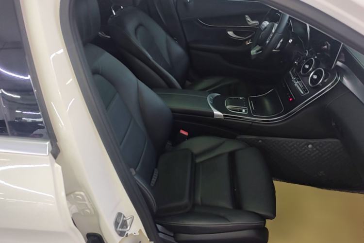 Used Mercedes-Benz C-Class 2020 Restyled C 200 L Fashion Edition Sport Version Right Front Seat