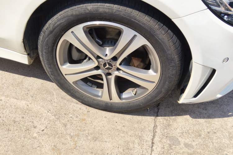 Used Mercedes-Benz C-Class 2020 C 260 L Sport Edition Right Front Wheel Hub