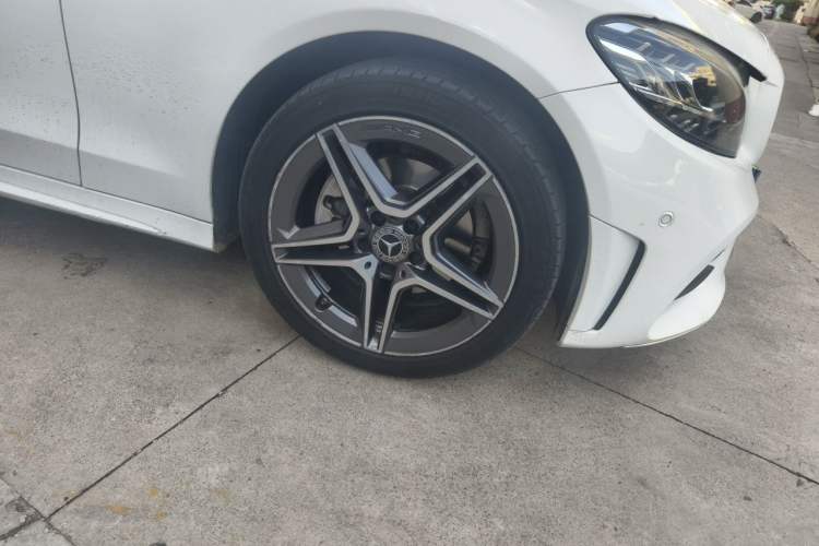 Used Mercedes-Benz C-Class 2020 Facelifted C 260 Estate Right Front Wheel Hub